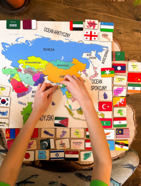 Drewniana Mapa Azji Montessori - flagi państw azjatyckich, państwa Azji Drewniana Mapa Azji Montessori - flagi państw azjatyckich, państwa Azji