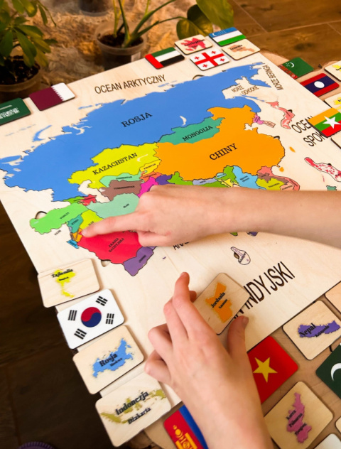Drewniana Mapa Azji Montessori - flagi państw azjatyckich, państwa Azji Drewniana Mapa Azji Montessori - flagi państw azjatyckich, państwa Azji