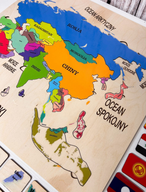 Drewniana Mapa Azji Montessori - flagi państw azjatyckich, państwa Azji Drewniana Mapa Azji Montessori - flagi państw azjatyckich, państwa Azji