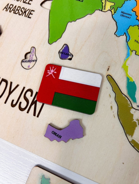 Drewniana Mapa Azji Montessori - flagi państw azjatyckich, państwa Azji Drewniana Mapa Azji Montessori - flagi państw azjatyckich, państwa Azji