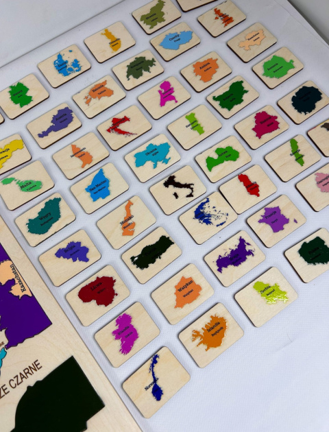 Drewniana Mapa Europy Montessori - flagi państw europejskich, państwa Europy Drewniana Mapa Europy Montessori - flagi państw europejskich, państwa Europy
